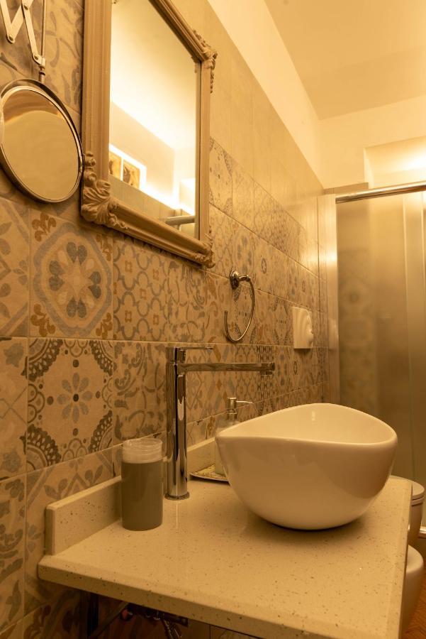 Cadelli Luxury Suite & Apartments Lecce Exterior foto